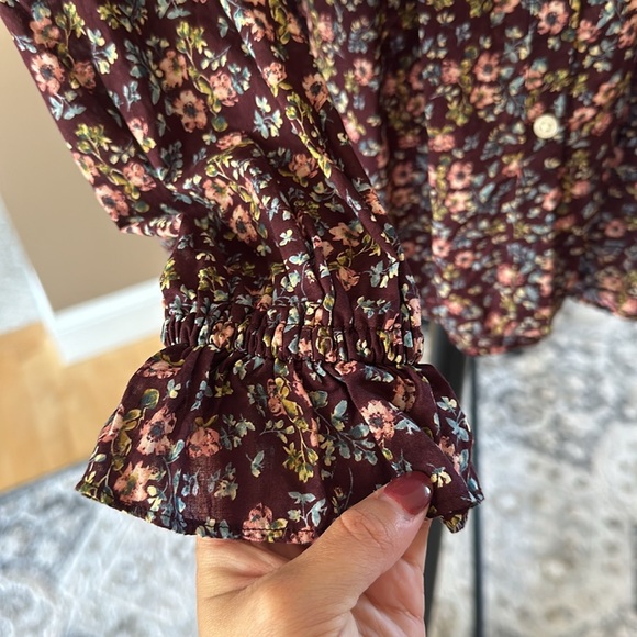 NWOT LOFT Floral Pintucked Ruffle Blouse - Picture 4 of 5